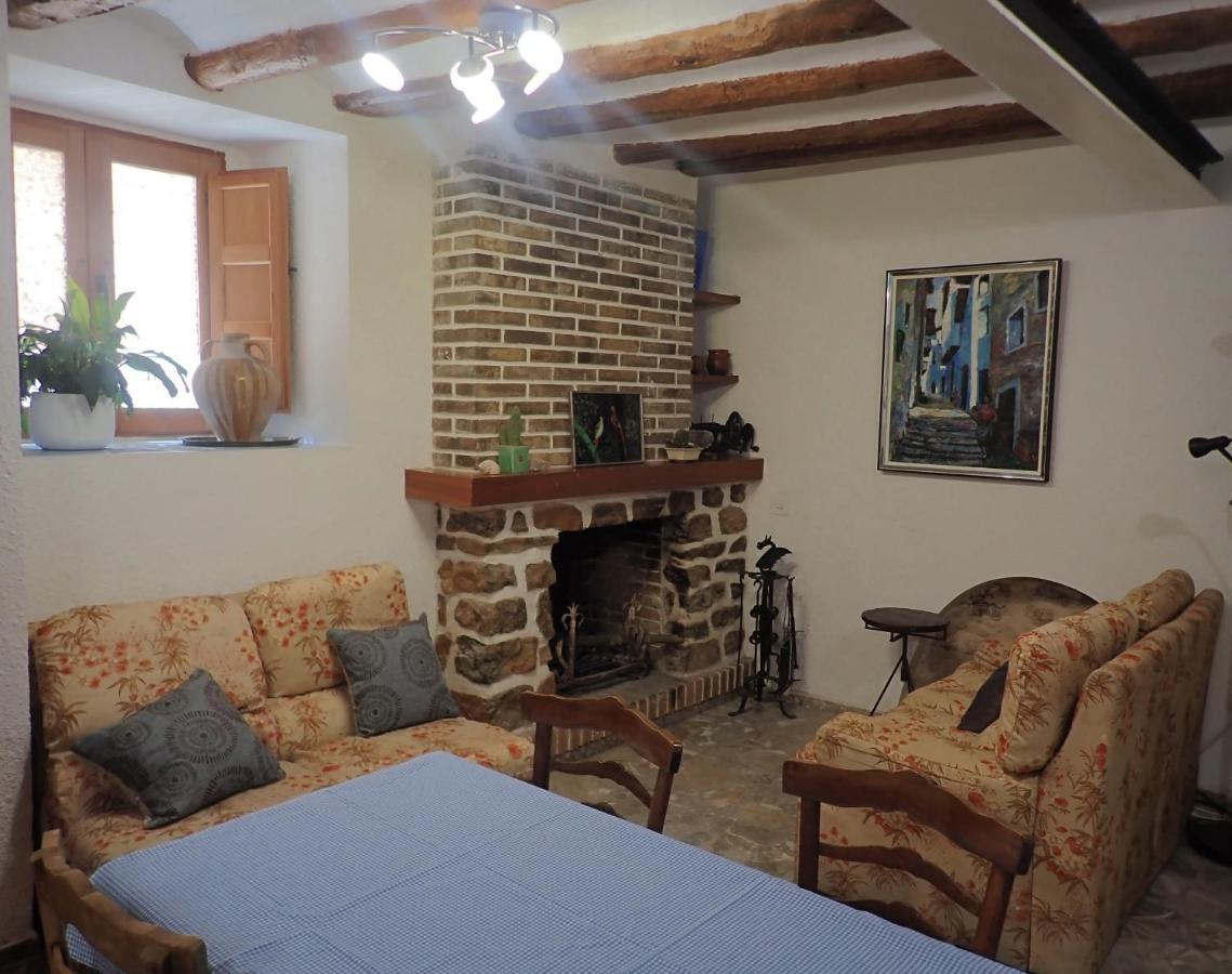 Albergue Casa De L'Aigua Beceite Esterno foto