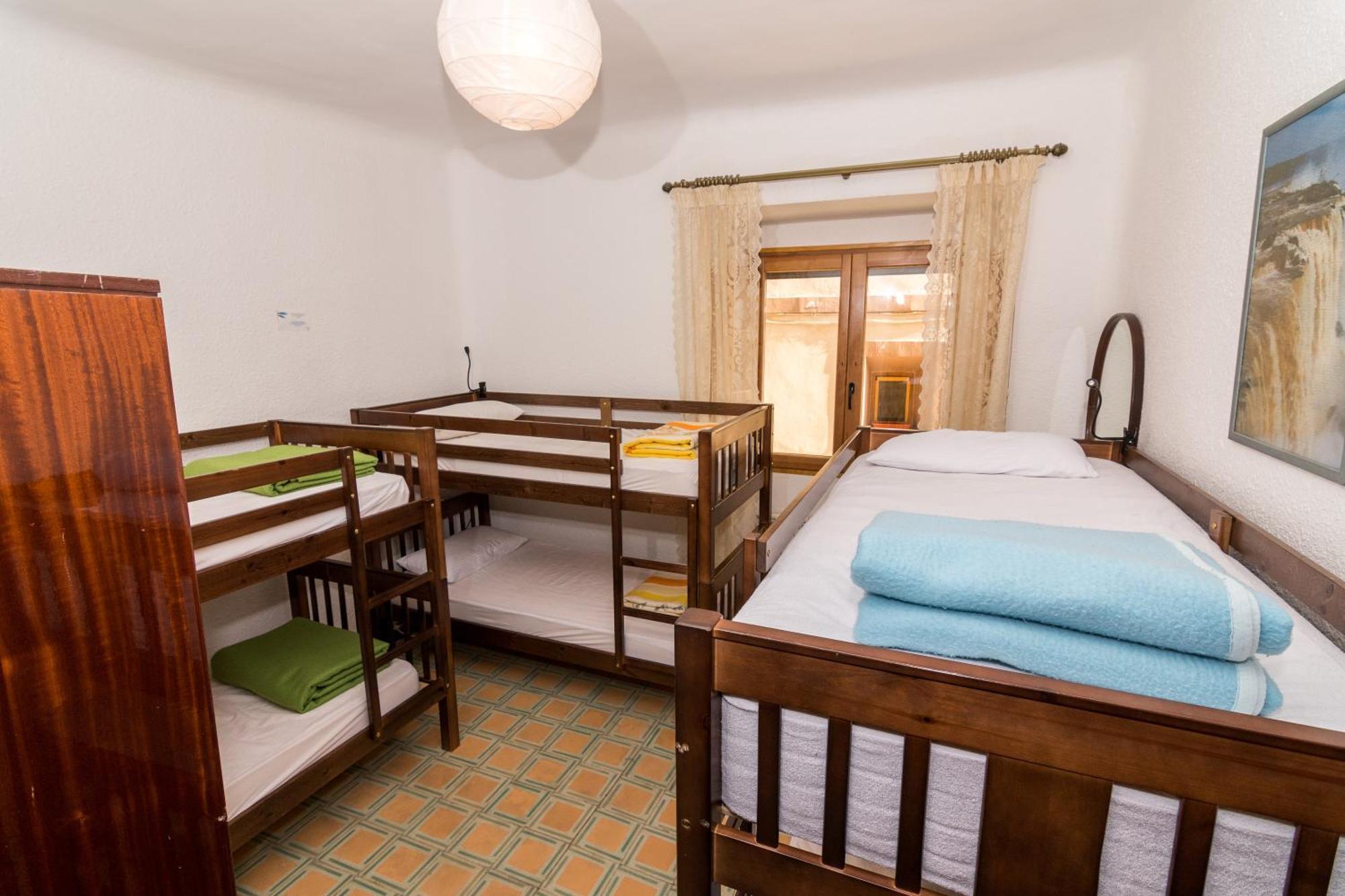 Albergue Casa De L'Aigua Beceite Esterno foto